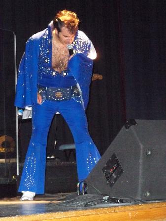 The_Nashville_King_Blue_Suit